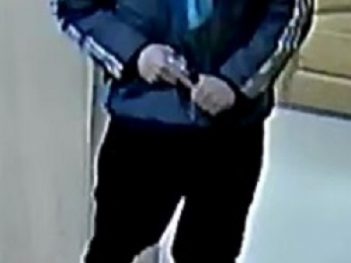 В Кирове неизвестный в маске ограбил продуктовый магазин