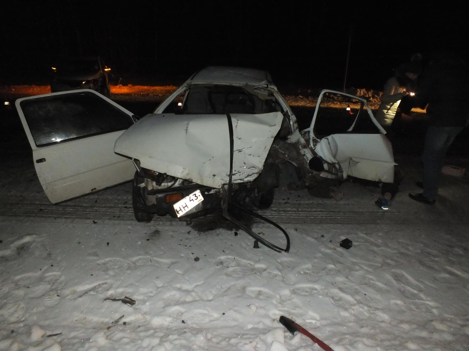В Кировской области в аварии погибли двое человек, трое пострадали