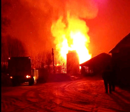 «Пламя было с 5-этажный дом»: ночью в Кировской области сгорел элеватор