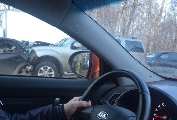 Главное в Кирове за день: массовое ДТП на дамбе и драка из-за снега во дворе