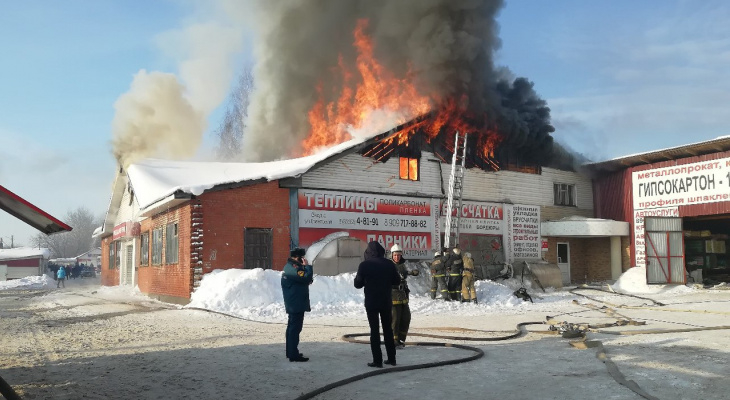 Что обсуждают в Кирове: пожар в мясном магазине и задержание помощника судьи