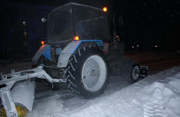Стало известно, какие кировские улицы уберут от снега в ночь на 19 февраля