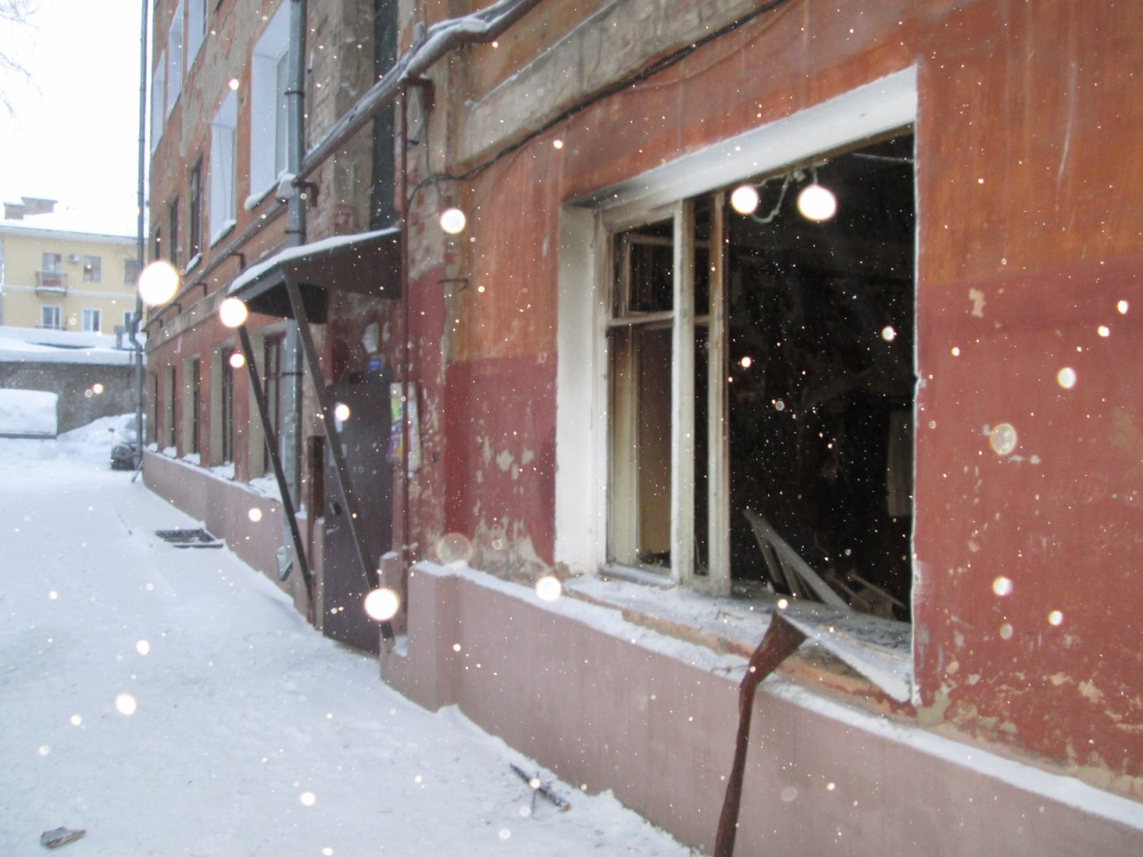 Cледователи начали проверку после смертельного пожара в центре Кирова