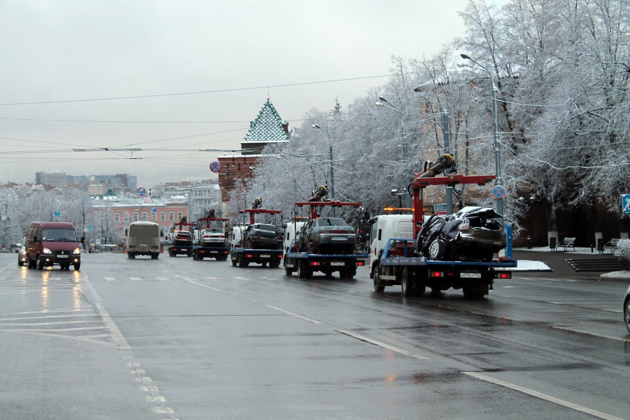 Стало известно, сколько автомобилей эвакуировали за зиму в Кирове
