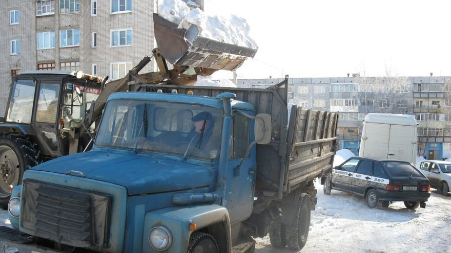 В Кирове снег будут вывозить днем и ночью