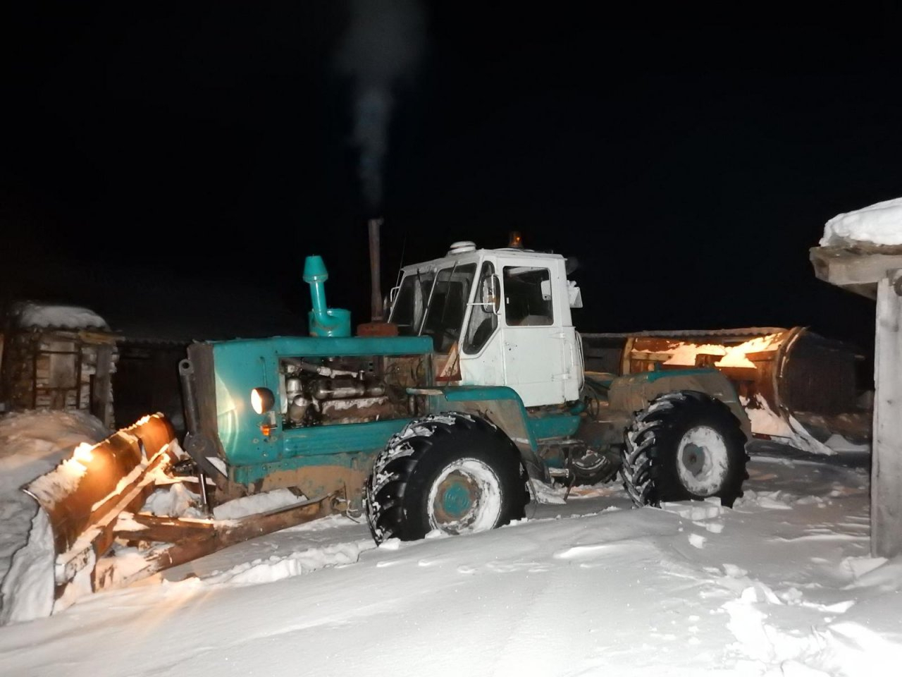 В Кировской области водитель на снегоуборщике насмерть сбил женщину