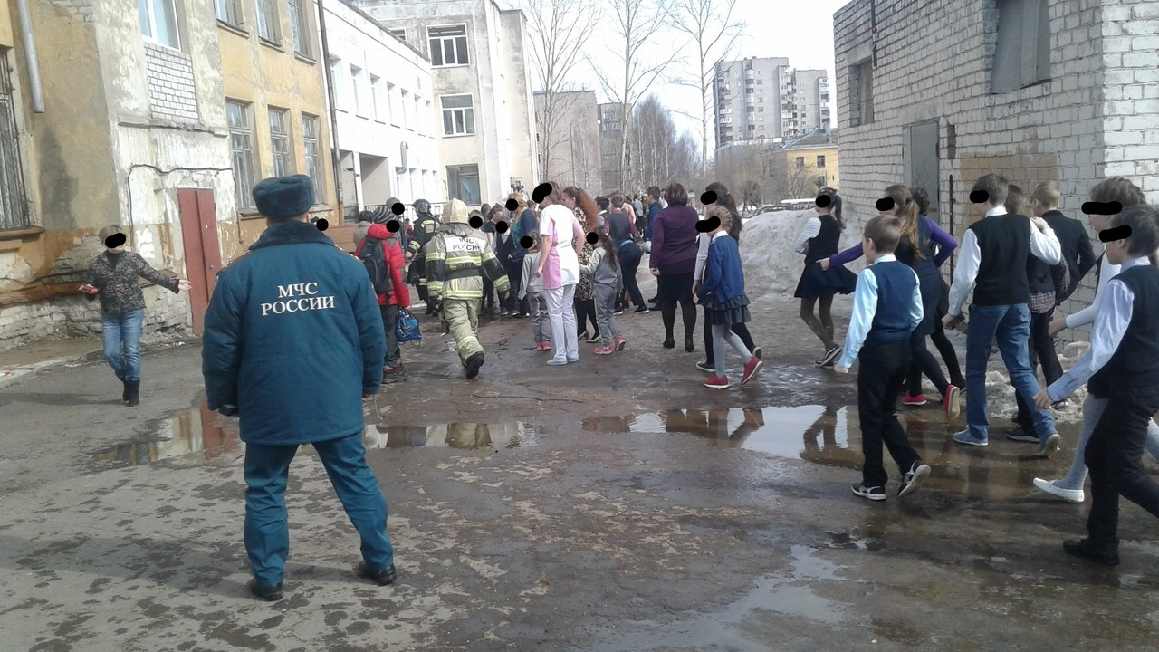 «Дым быстро распространялся, а первоклассники плакали»: очевидцы о пожаре в кировской школе