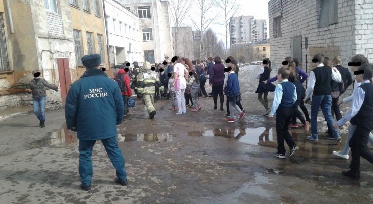 Что обсуждают в Кирове: пожар в школе и падение снега на женщину