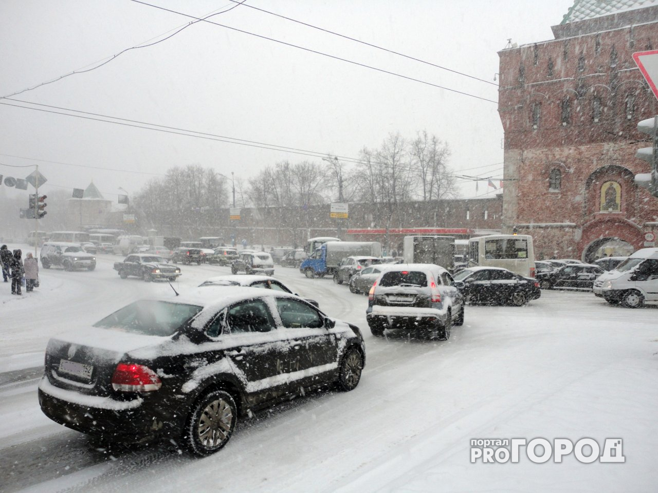 В Кирове ГИБДД рекомендует водителям не ездить на своем авто в непогоду