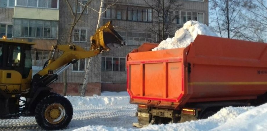 В Кирове не хватает техники для очистки дорог от снега