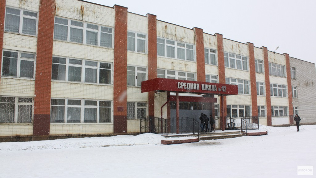 После ТЦ на пожаробезопасность проверят кировские школы и детские сады
