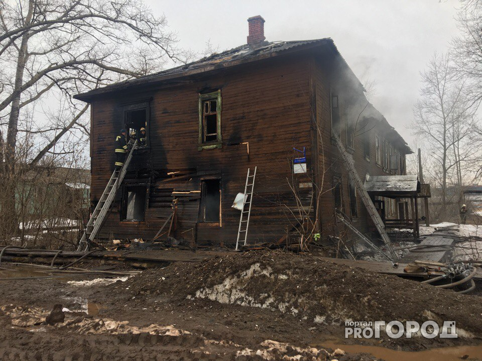 Видео: в Вересниках сгорел многоквартирный дом