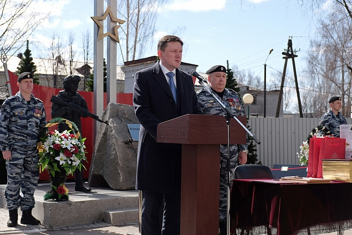В Кирове открыли мемориал памяти погибших сотрудников ОМОНа