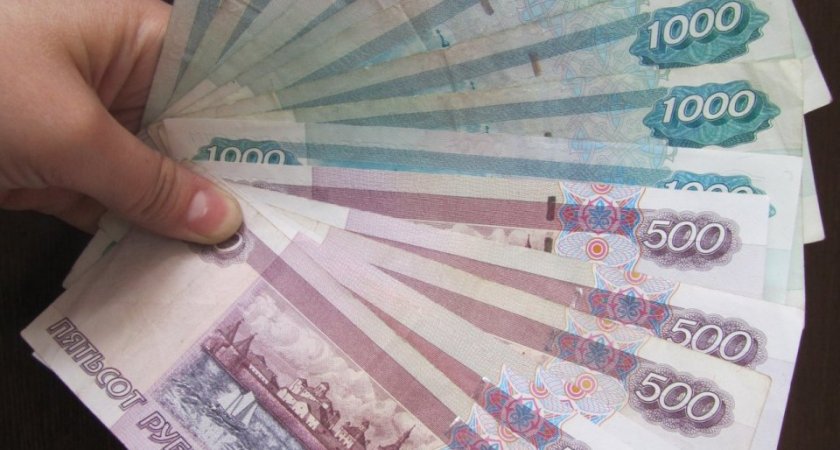 Глава Дирекции дорожного хозяйства зарабатывает меньше обычного кировчанина