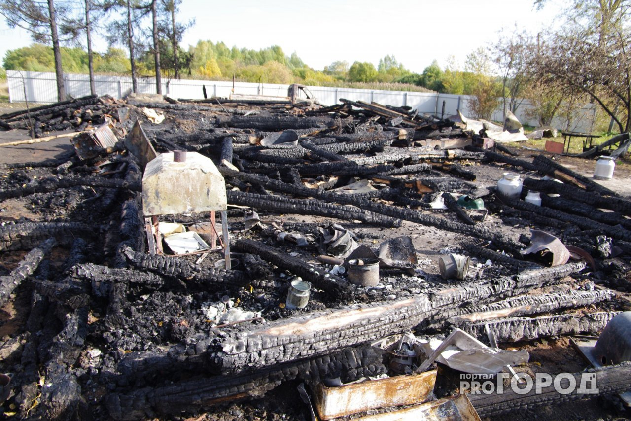 В Кировской области в пожаре погибли четыре человека, одному удалось спастись