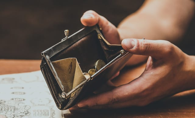 «Перехватиться» до зарплаты: что нужно знать, если вы пошли в ломбард