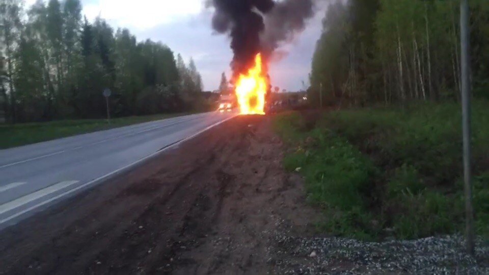 Что обсуждают в Кирове: гибель 37-летнего мужчины и сгоревший на трассе автобус