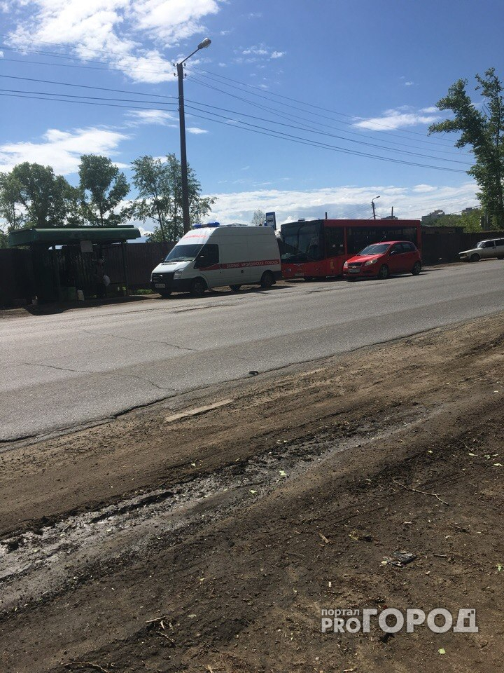 Утром в Кирове в автобусе 3 маршрута умерла женщина