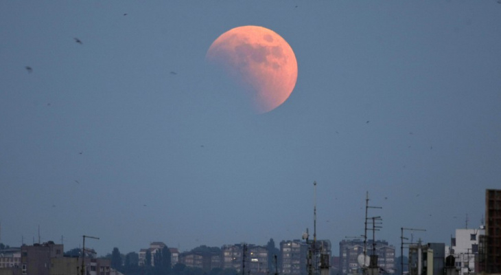 Кировчане смогут увидеть самое продолжительное лунное затмение века