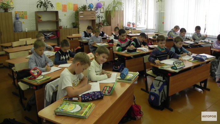 Стало известно, сколько бюджет Кировской области тратит на одного школьника в месяц