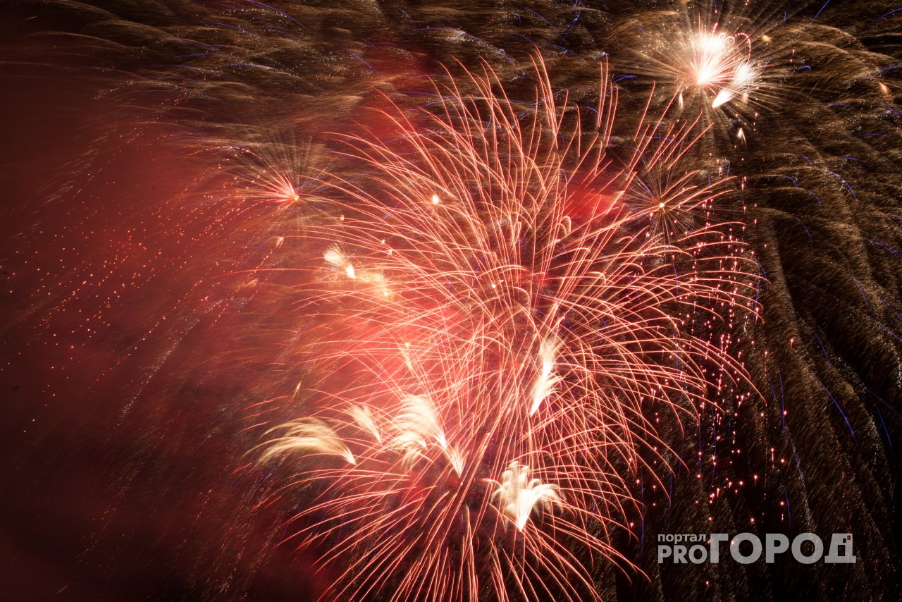 В мэрии рассказали, почему в День города на Театральной площади не запустят салют