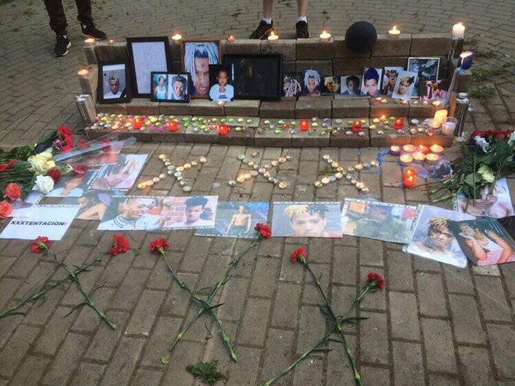 В Кирове сделали мемориал в честь убитого американского рэпера ХXXtentacion