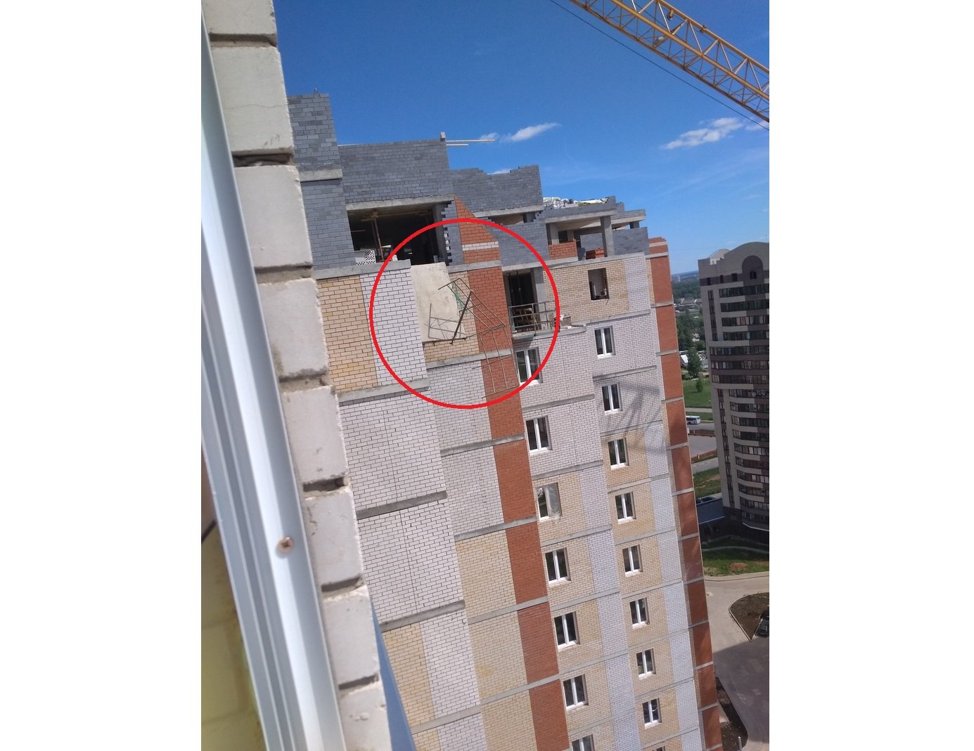 В Кирове с высоты упали двое рабочих: появились подробности трагедии