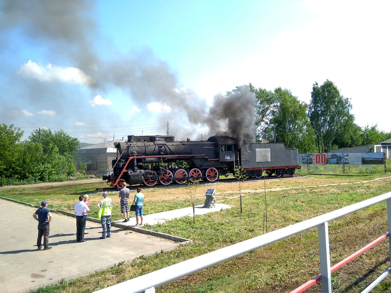 В Кировской области вспыхнул паровоз-памятник