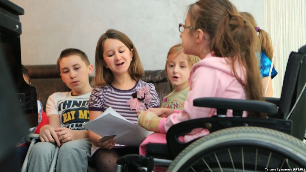 Власти Кировской области направят 14 миллионов на помощь детям-инвалидам