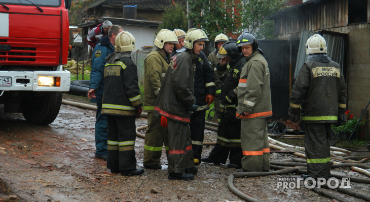 В Кировской области при пожаре в своей квартире задохнулась женщина