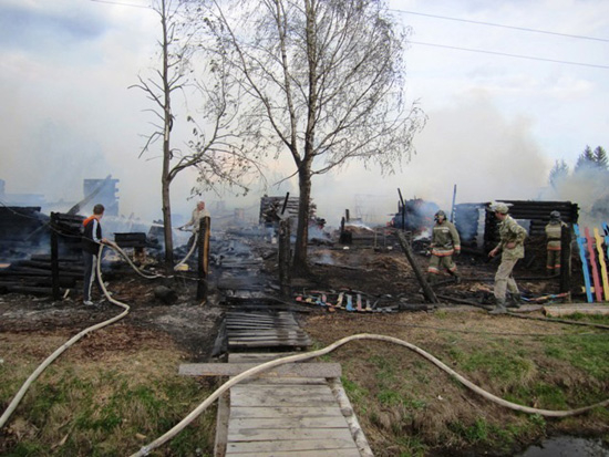 В Лебяжском районе из-за молнии дотла сгорел жилой дом