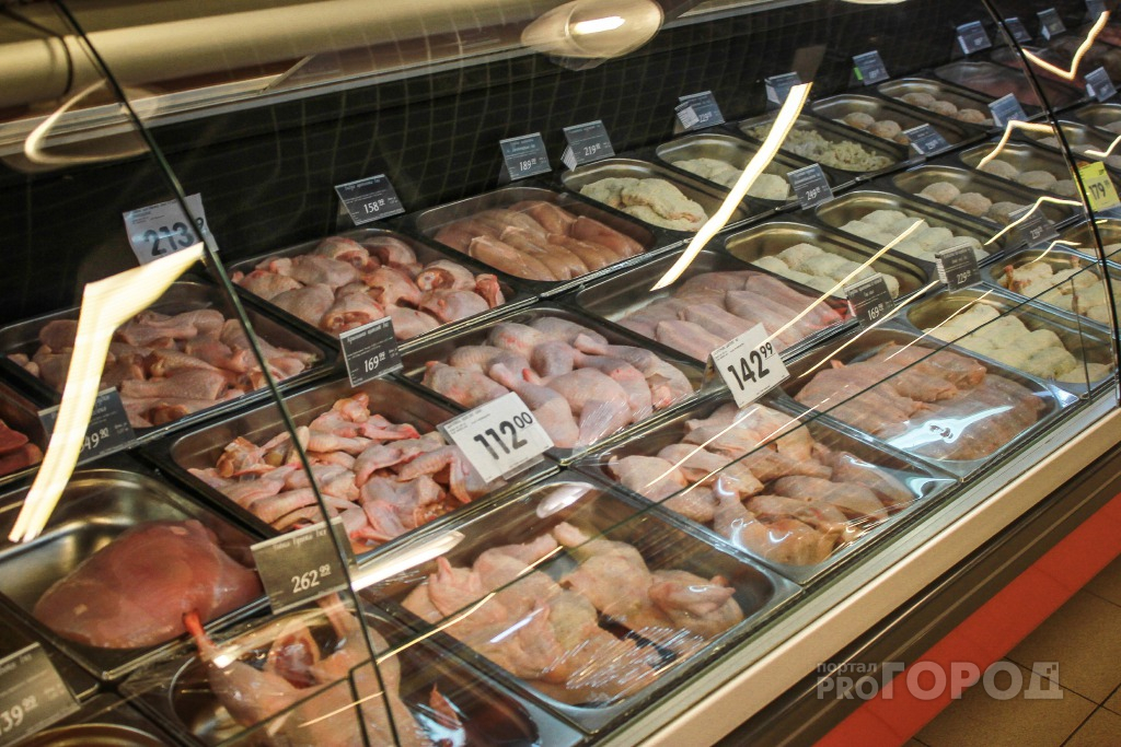 В торговых сетях Кирова обнаружили мясо, инфицированное птичьим гриппом