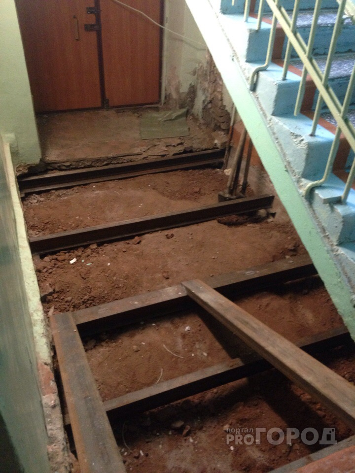 В детском саду в Кирове за день до начала занятий упала лестница