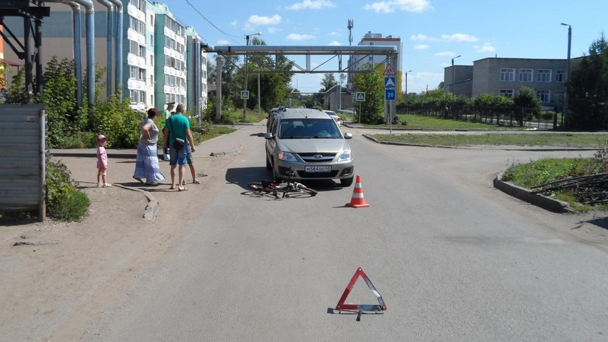 В Кирове автомобиль сбил 6-летнего мальчика на велосипеде