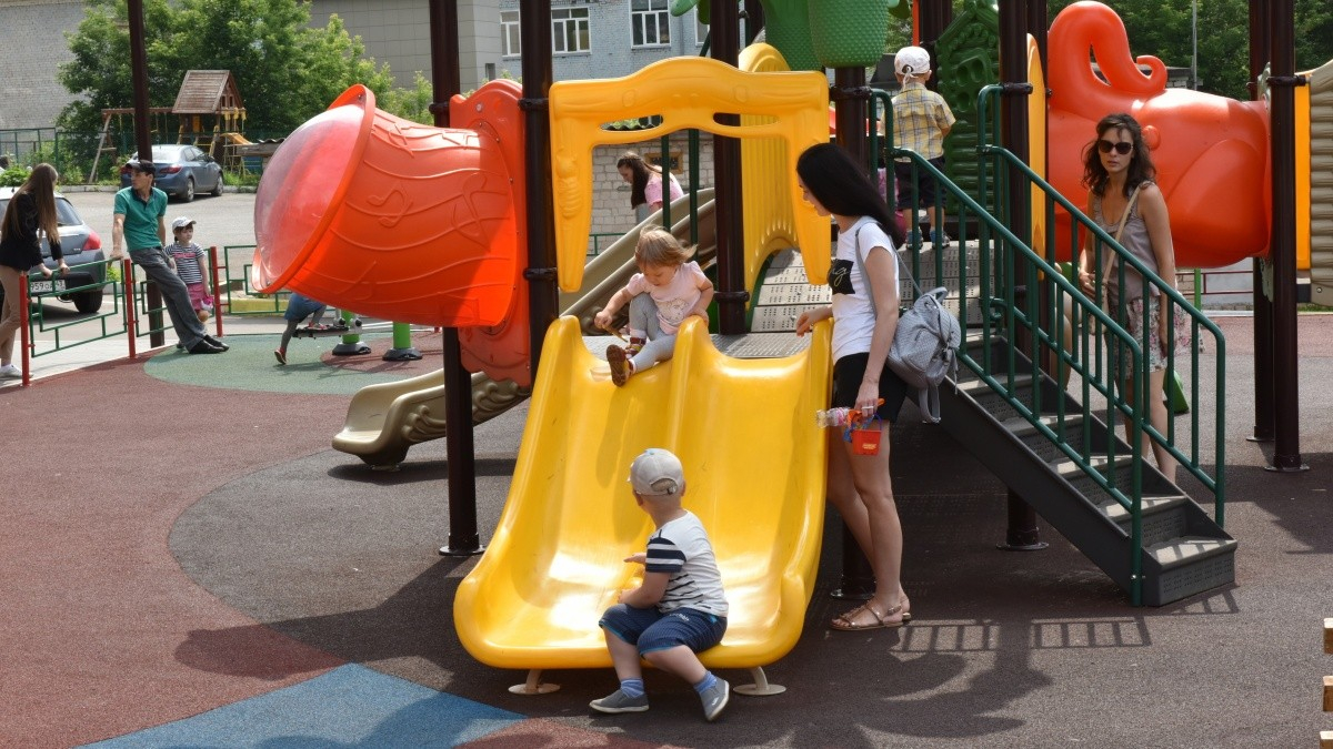 В парке имени Кирова восстановят бесплатную детскую площадку