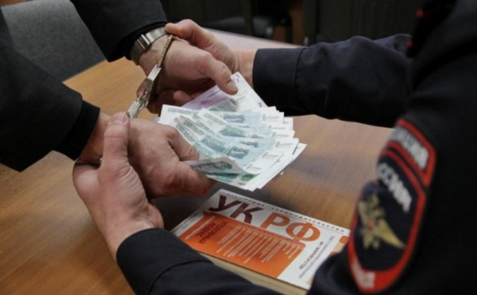 В Кировской области уволили чиновников, подозреваемых в получении взятки