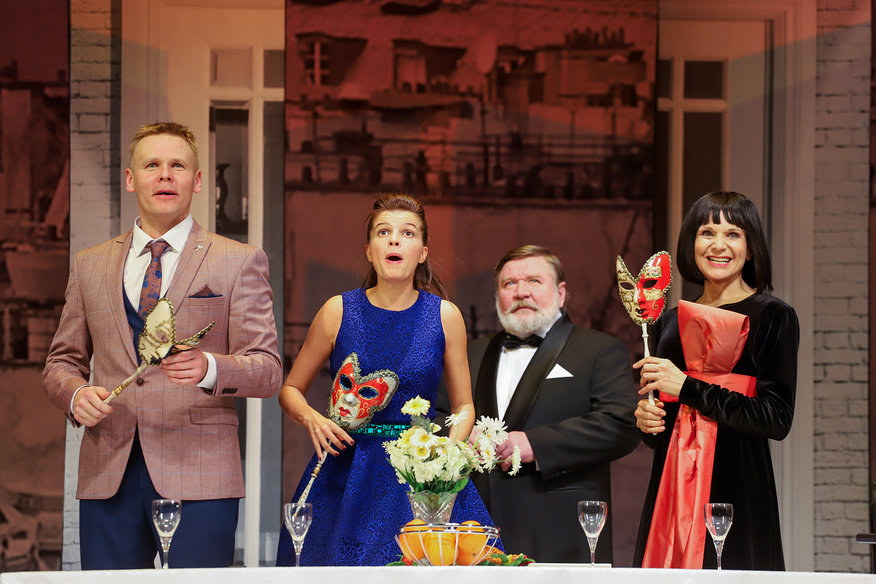 Шесть звезд театра и кино выйдут на сцену «Родины»