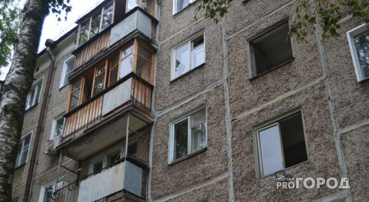 В квартире кировчанки несколько лет была прописана незнакомка с такой же фамилией