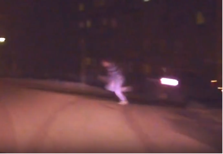 «Беги или умри»: на Лепсе подростки выбегают на дорогу под колеса машин