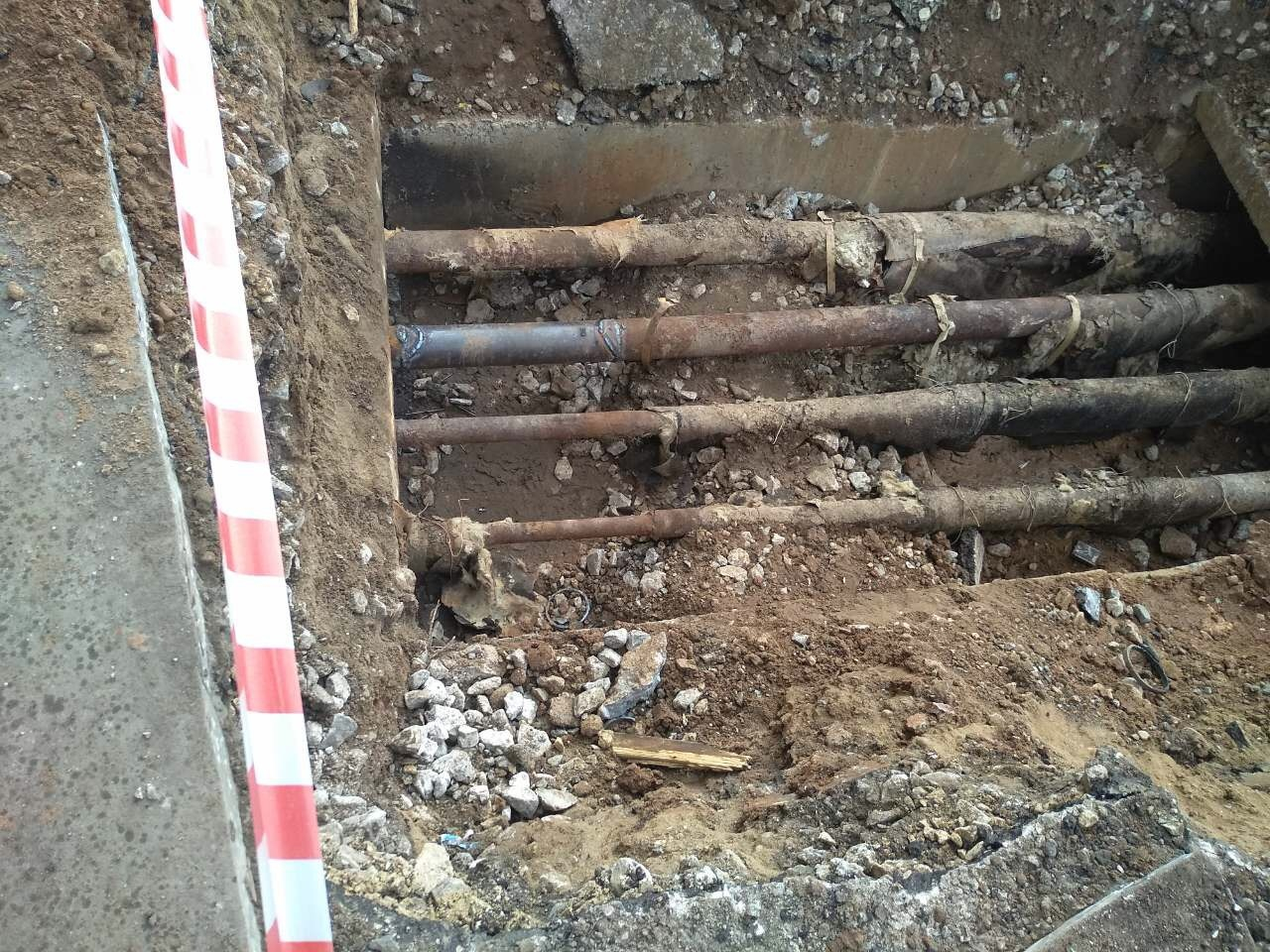 На Воровского водопроводные трубы лопнули на следующий день после ремонта