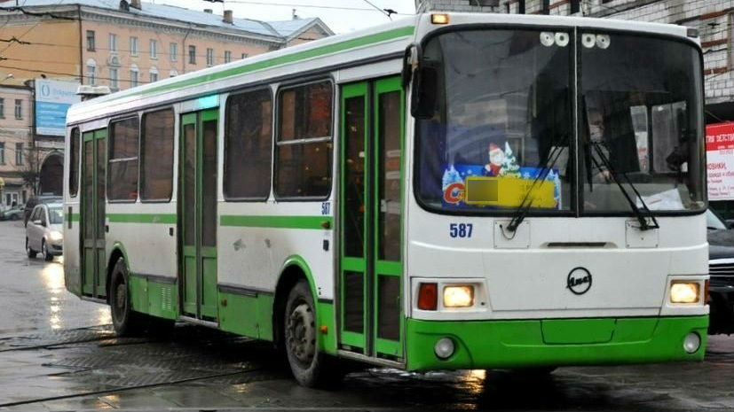 В автобусе № 74 в Кирове травмировалась женщина