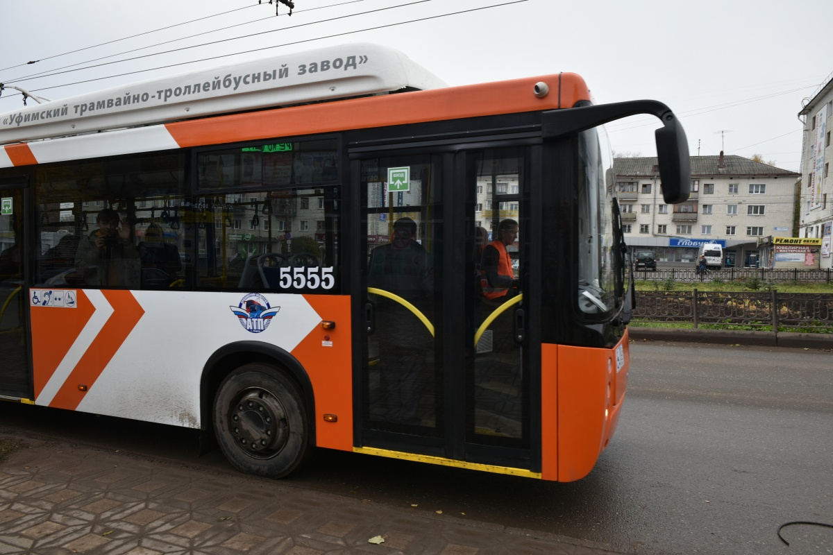 Новый троллейбус сломался спустя день работы в Кирове