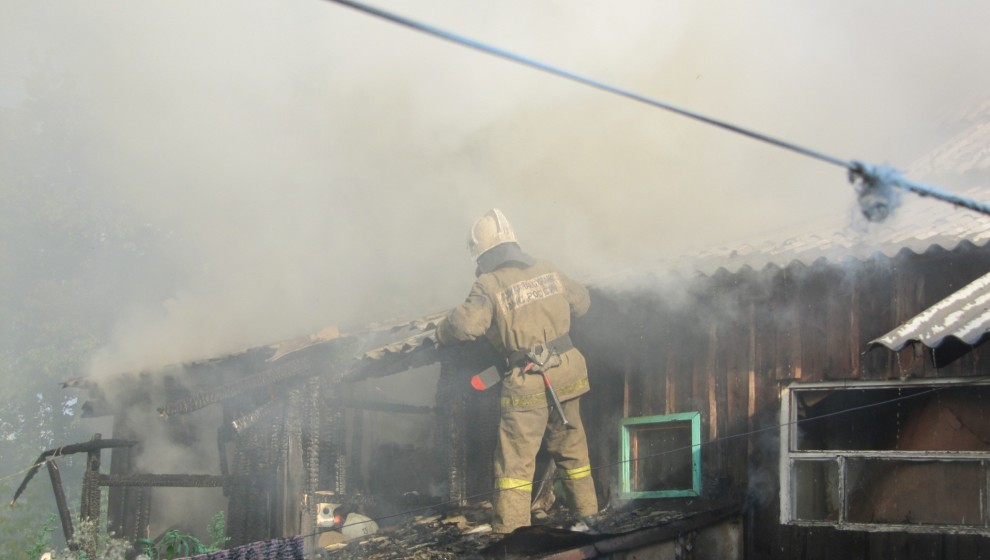 В Кировской области в рыбацком домике сгорели двое мужчин