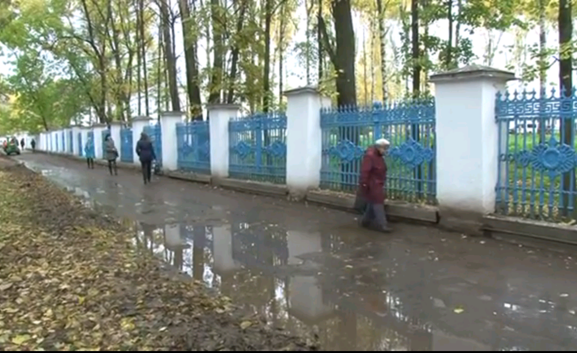 Тротуар у Кировской областной больницы отремонтируют капитально