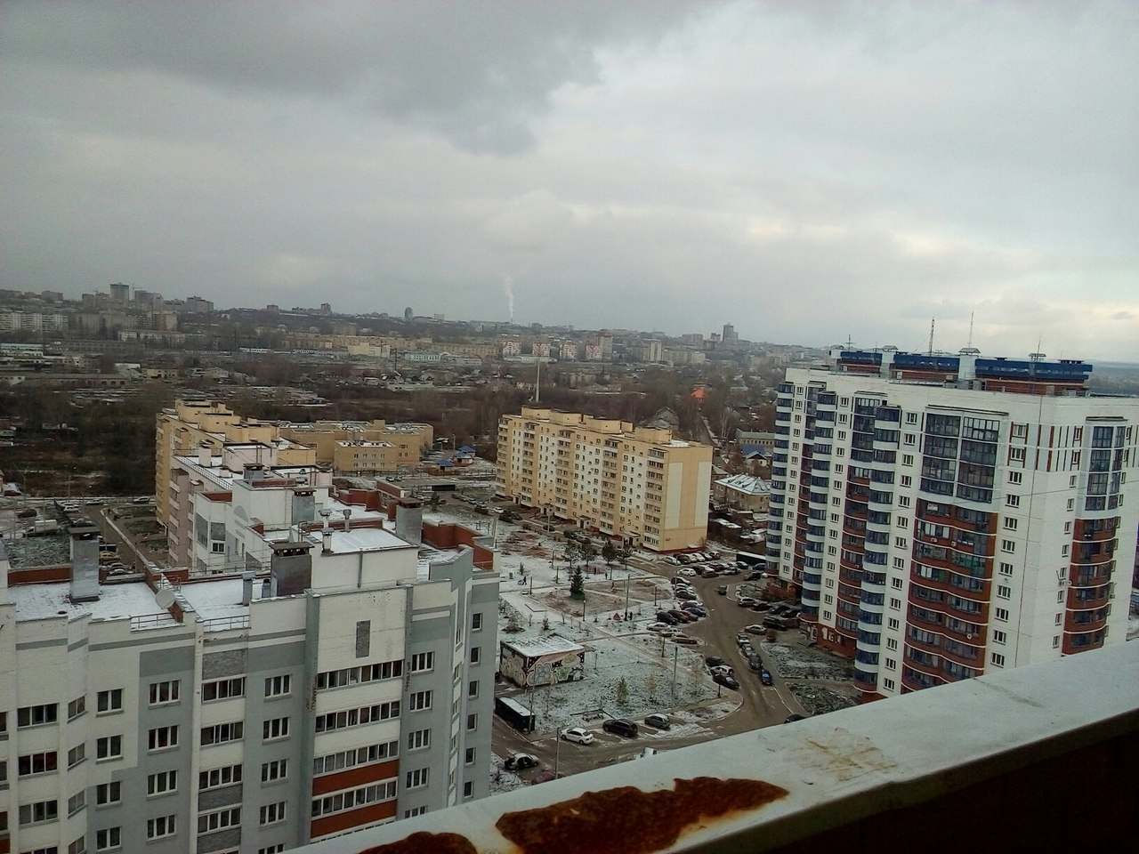 В разных районах Кирова услышали громкий хлопок и звон разбитых стекол
