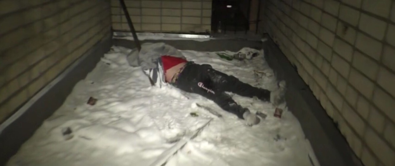 В Кирове пьяный студент упал с балкона