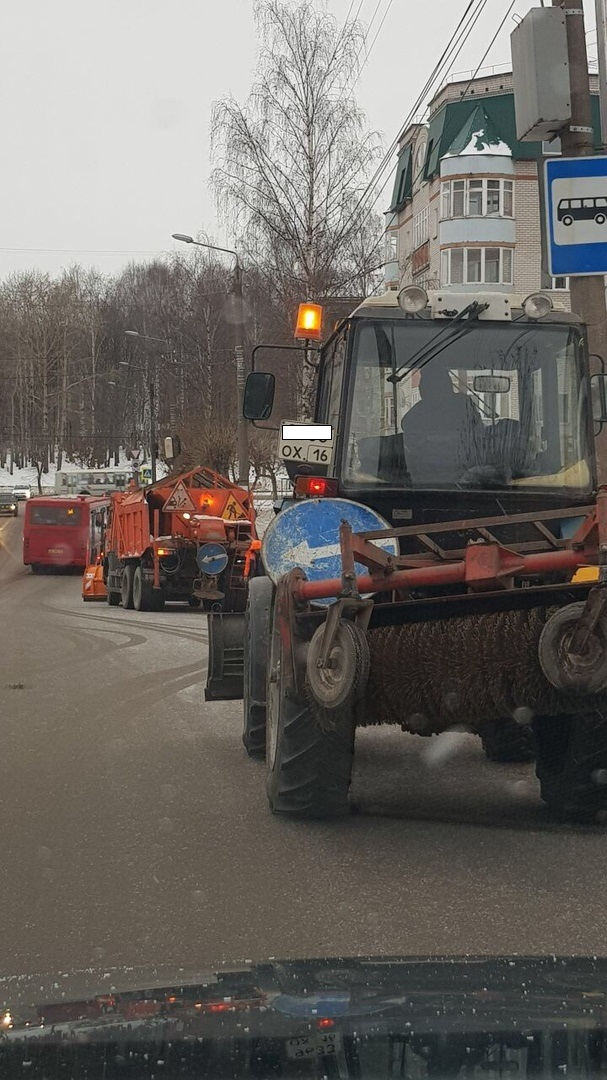 Специалист рассказал, как на уборку снега в Кирове повлияет иногородний подрядчик