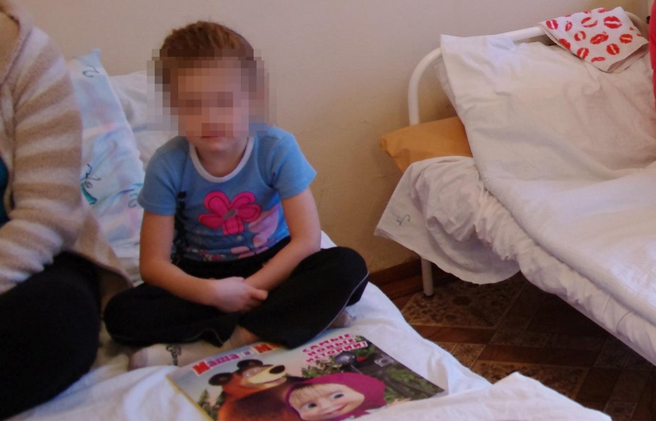 В Кировской области сотрудники ПДН забрали из семьи избитую 4-летнюю девочку