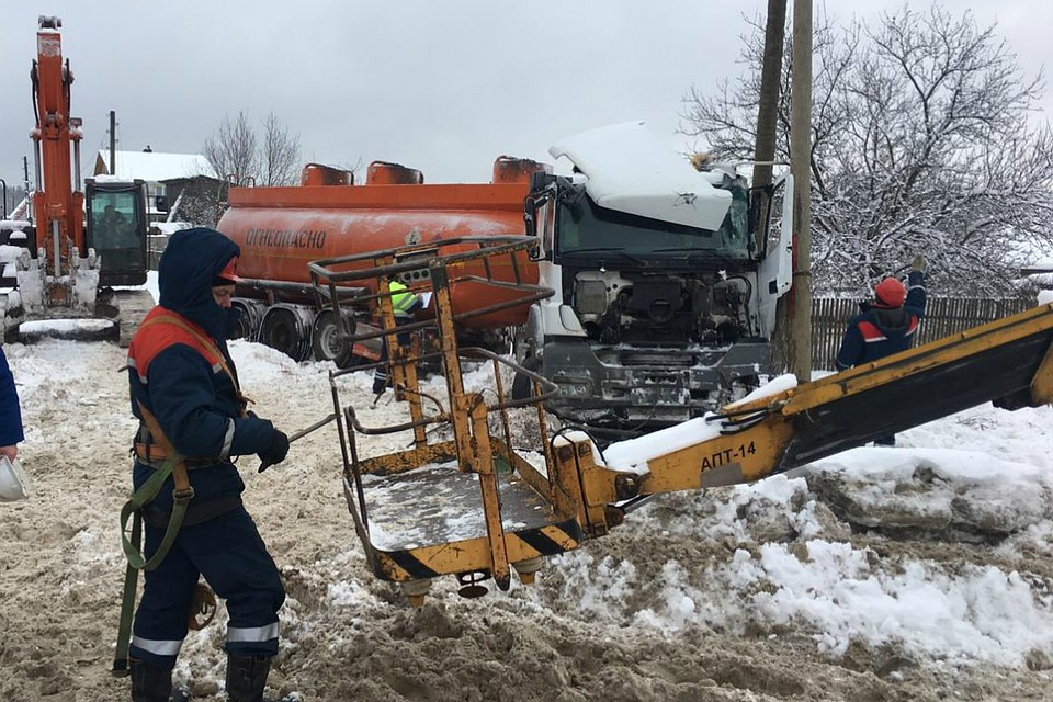 В Кировской области произошло серьезное ДТП с бензовозом: есть погибшие