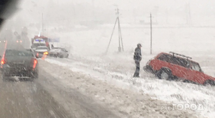 В ГИБДД кировчан предупредили об ухудшении ситуации на дорогах из-за погоды